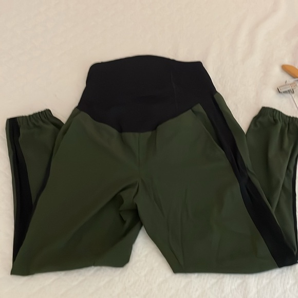 Green maternity joggers - Picture 1 of 5